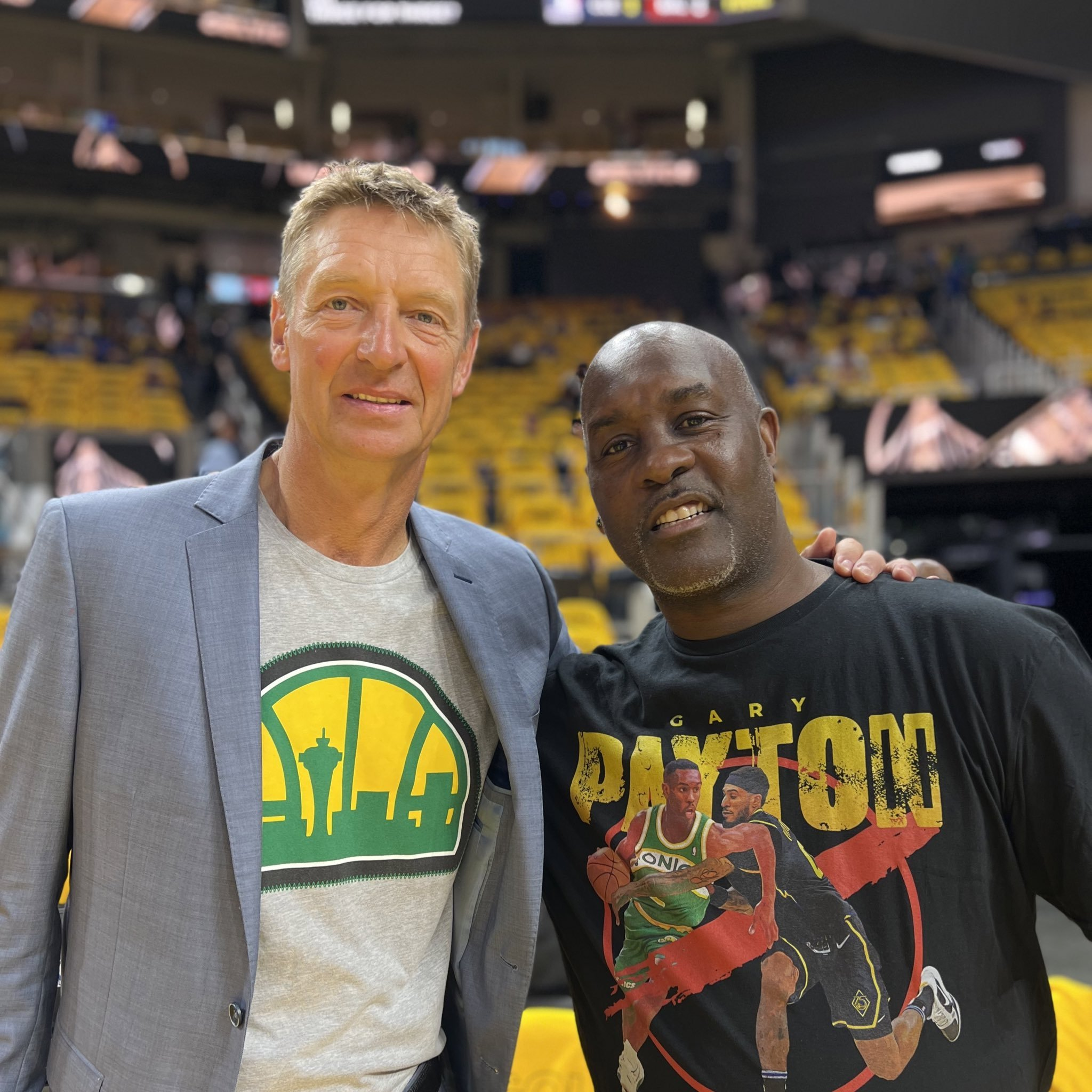 赛中攻势凌 赛中攻势凌