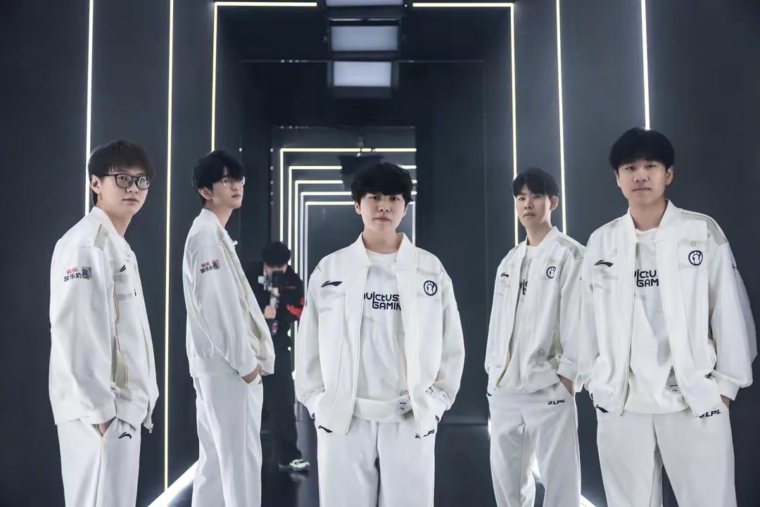 对两队的影 对两队的影