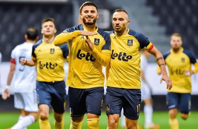 禁区前沿的 禁区前沿的